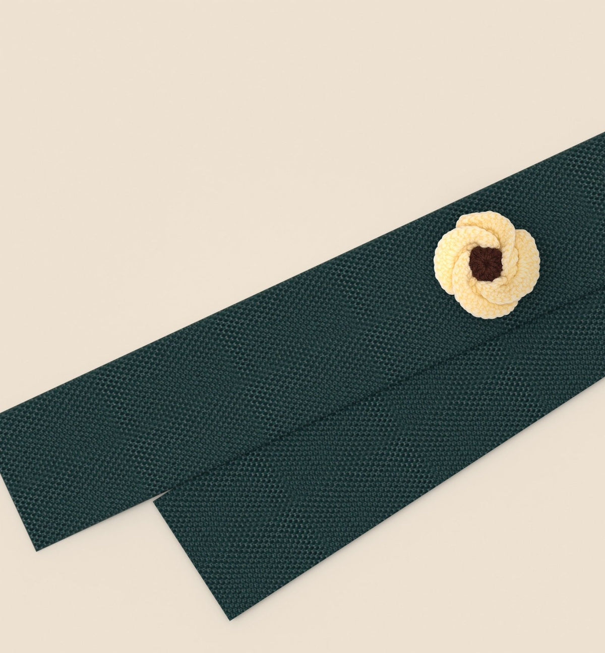 Pointes de la cravate La Mousse, avec une fleur en crochet